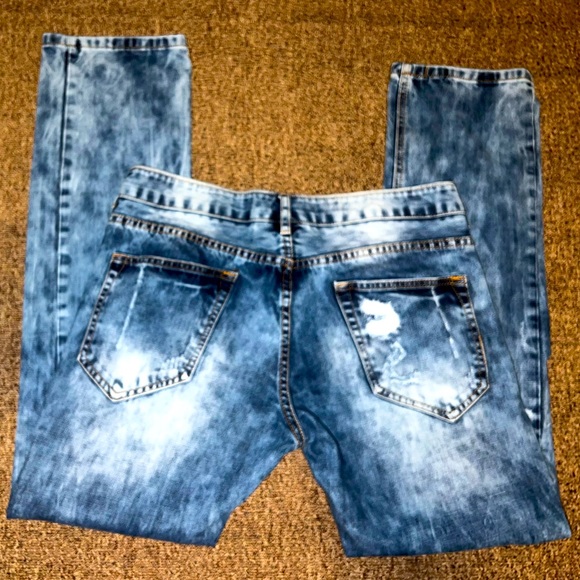 Denim House Men's Pre-Distressed Slim Fit Straight Leg Jeans (Light Blue) (32) - Picture 2 of 6